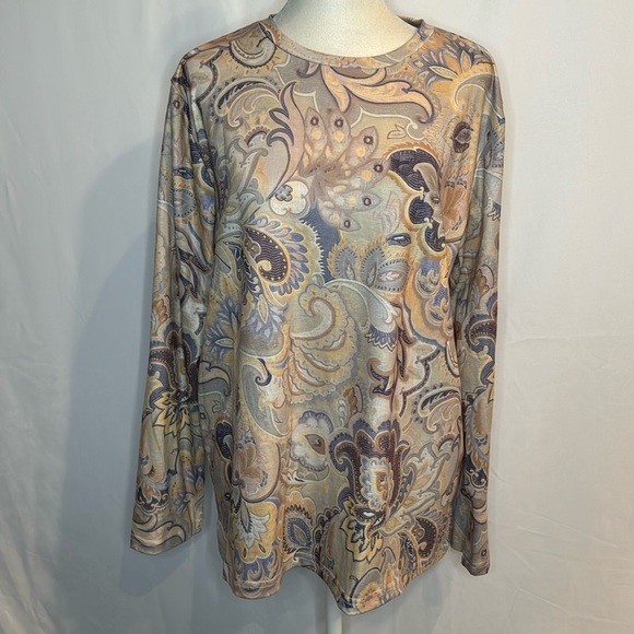 ❤️3/$30 Noracora Long Sleeve Top - Picture 2 of 10